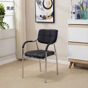 Strong Visitors Block Leather Chair