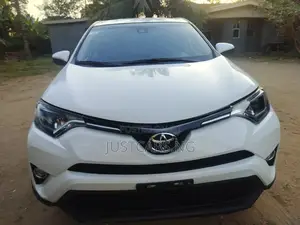 Toyota RAV4 2018 White