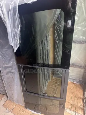 Sliding Door Glass for Toyota Hiace Bus Hummer 1 Available