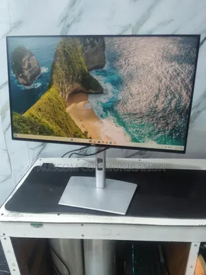 Dell 24" Ultra Sharp 1920x1080 Ips 16:9 Ratio Inbuilt Speakers Usb C