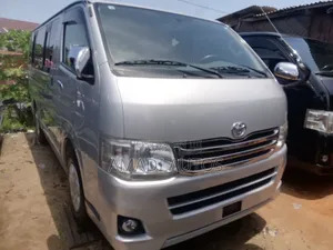 Toyota HiAce 2012 Silver