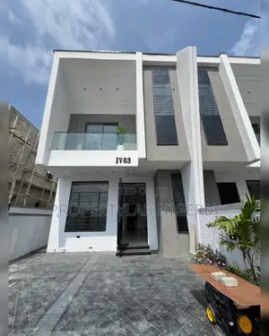 4bdrm Duplex in Ikota for sale