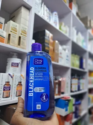 Clean and Clear Blackhead Clearing Cleanser 200ml