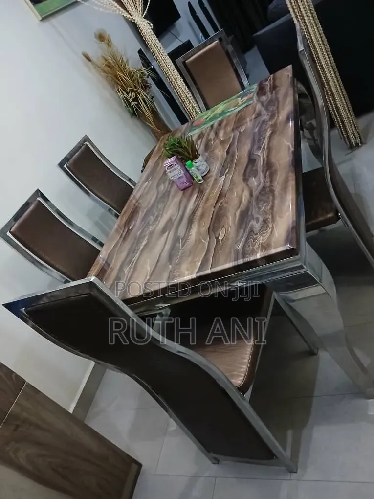 Dining Table+Chairs 6