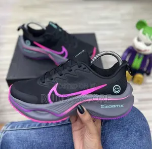 Nike Zoom Running Sneakers/ Buy One Get a Free Sock