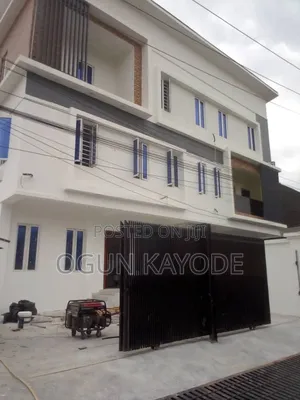 4bdrm Townhouse / Terrace in Adeniyi Johns for rent
