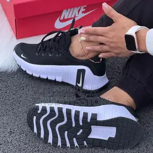 Nike Free Metcon 6 Training Sneakers/Buy One Get a Free Sock