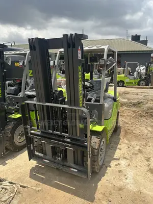 Brand New 3 Tons Zoomlion Forklift for Sale