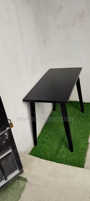 An Amak Table