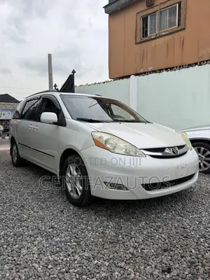 Toyota Sienna XLE Limited AWD 2006 White