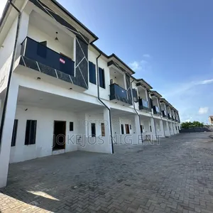 4bdrm Townhouse/Terrace in Orchid Road, Lafiaji for sale