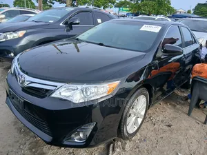 Toyota Camry XLE V6 4dr Sedan (3.5L 6cyl 6A) 2013 Black