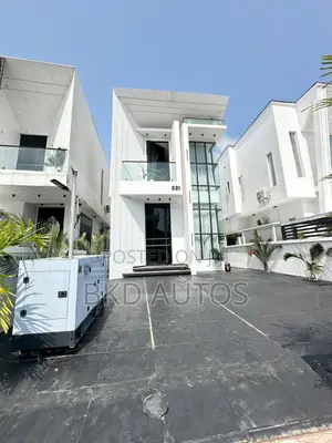 Furnished 5bdrm Duplex in Chevron for sale