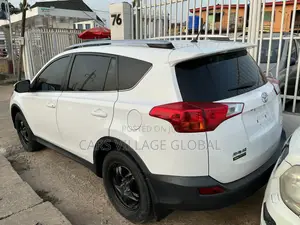 Toyota RAV4 LE 4dr SUV AWD (2.5L 4cyl 6A) 2015 White