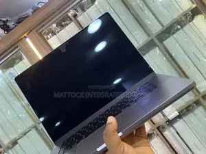 Laptop Apple MacBook Pro 2021 M1 16GB Apple M1 Pro SSD 1T