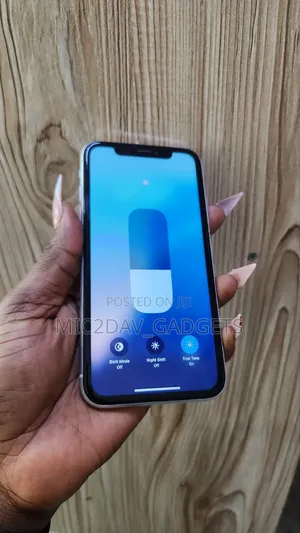 Apple iPhone XR 64 GB White