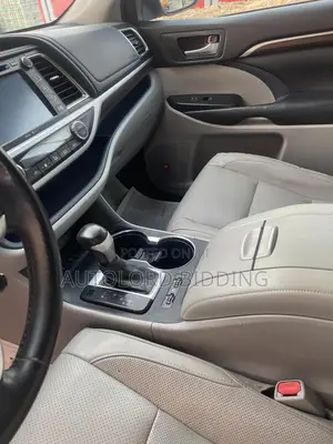 Toyota Highlander Limited 4dr SUV AWD (3.5L 6cyl 6A) 2015 Silver