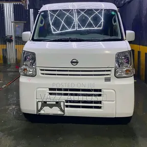 New Suzuki Every 2005 White