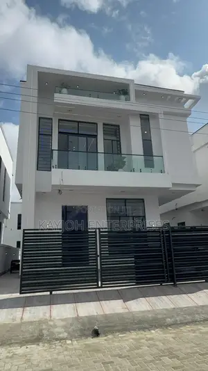4bdrm House in Captain Court, Ado / Ajah for sale