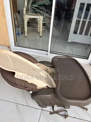 Graco Space Saver Feeding Chair With Double Tray and Cup Holder