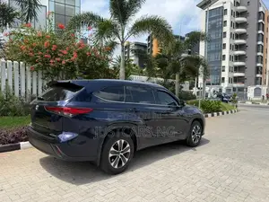 Toyota Highlander Platinum 2021 Blue