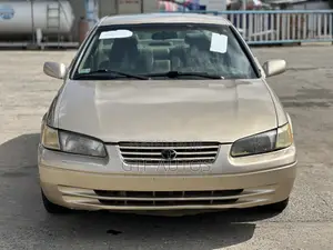 Toyota Camry Automatic 1999 Gold