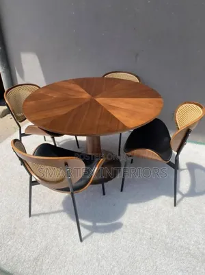Executive Wooden Top Round Table With Chairs