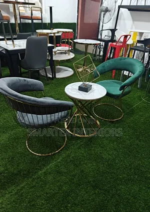 Executive Fabric Iron Leg Chair With Table