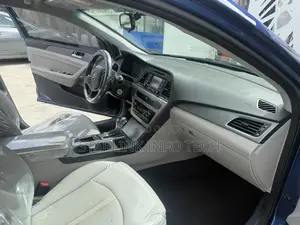 Hyundai Sonata SE 4dr Sedan (2.4L 4cyl 6A) 2015 Blue
