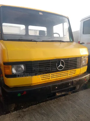 Benz 709 Cap and Chassis