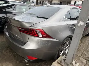 Lexus IS 2015 Gold