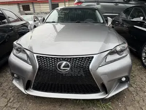 Lexus IS 2015 Gold