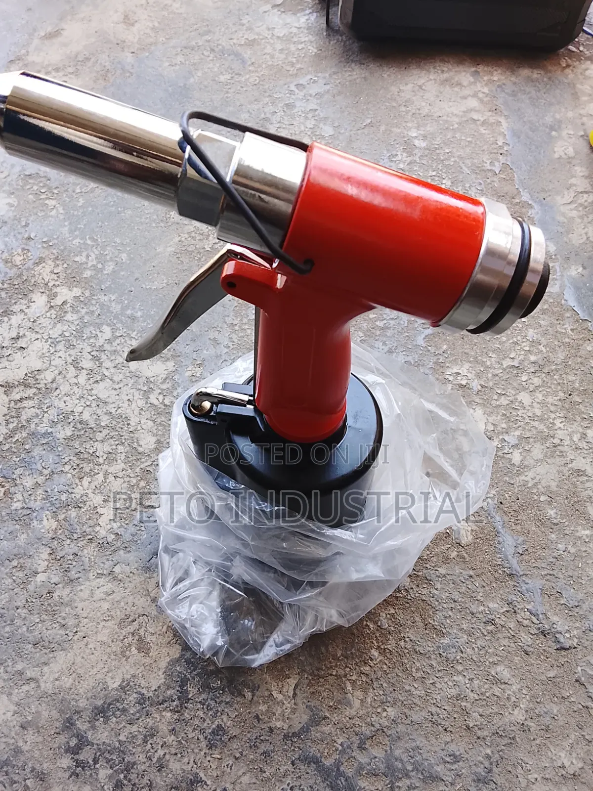 Pneumatic Riveter