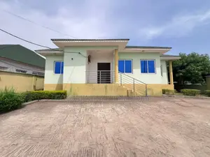3bdrm Bungalow in Lugbe - Abuja for sale