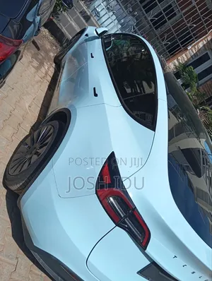 Tesla Model Y 2022 White