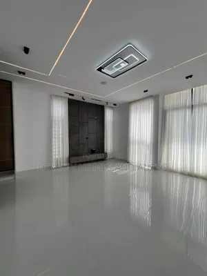 5bdrm Duplex in Ikota for sale