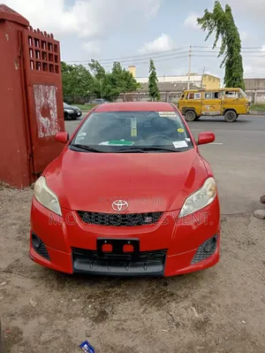 Toyota Matrix Hatchback FWD (1.8L 4cyl 5M) 2008 Red