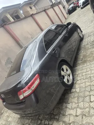 Toyota Camry SE 4dr Sedan (2.5L 4cyl 6AM) 2010 Gray