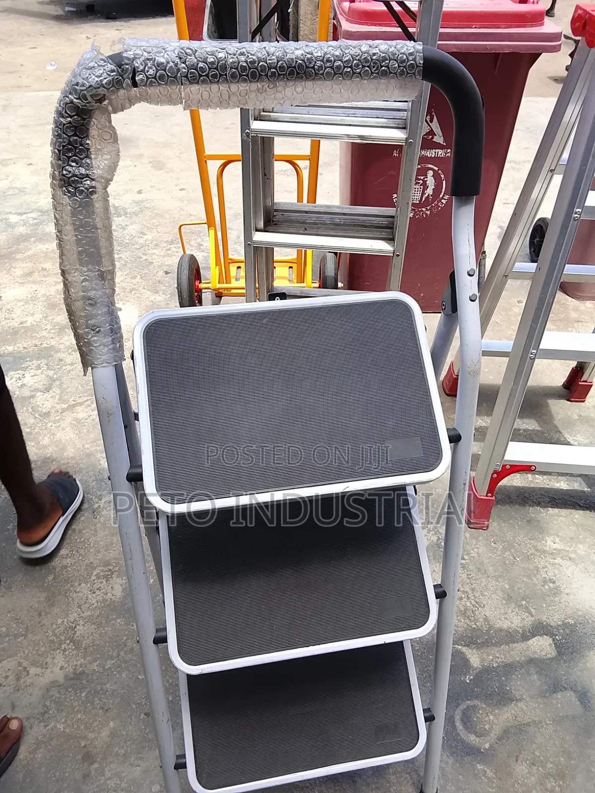 4 Step Kitchen Ladder