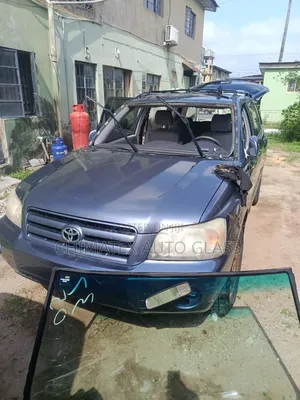 Toyota Highlander 2005 Windscreen Glass Installed at Chimatex