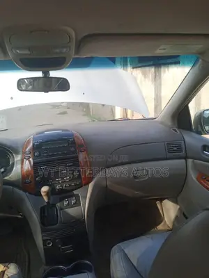 Toyota Sienna XLE FWD 2006 Gold