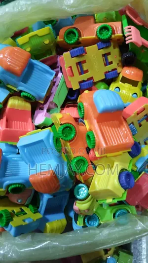 (100pcs) Kids Party Pack Mini Toys "Bike, Car, Tricycle, Statue