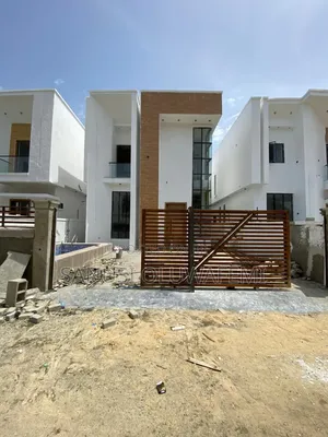 4bdrm Duplex in Chevron for sale