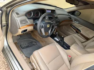 Honda Accord 2.0 Comfort 2008 Gold