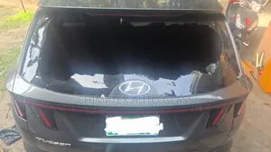 Hyundai Tucson 2022 Back Glass Available Installed at Chimatex
