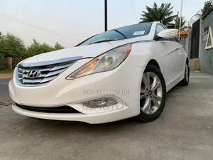 Hyundai Sonata Limited Sedan FWD (2.4L 4cyl 6A) 2013 White