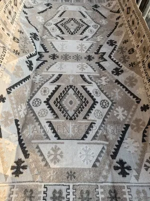Beautiful Turkish 6.6 by 9.6 Center Rug