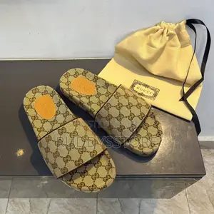 Gucci Gg Supreme Canvas Slides