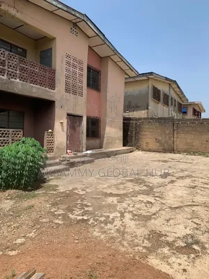 12bdrm Block of Flats in Agbowo. University for sale