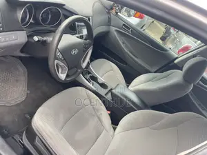 Hyundai Sonata GLS Sedan FWD (2.4L 4cyl 6A) 2011 Silver